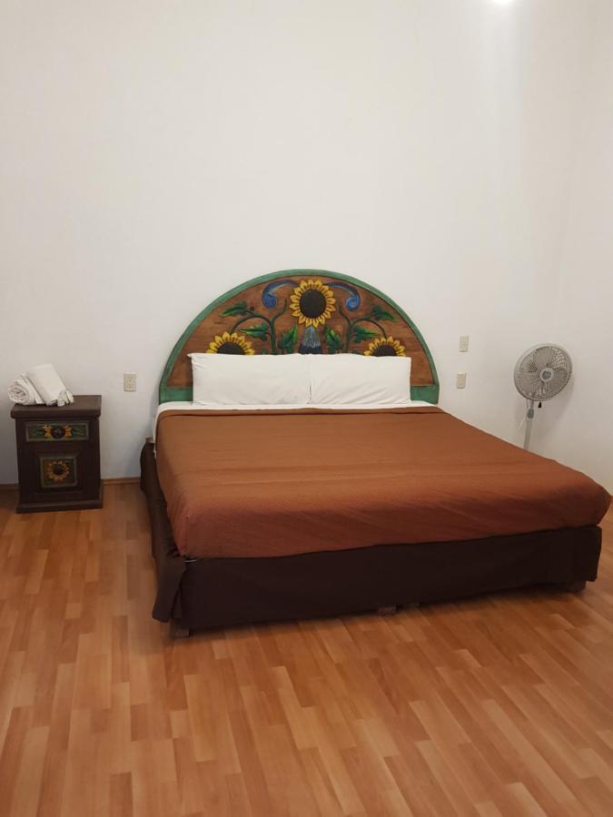 Hotel Meson Mariano Matamoros Керетаро Екстер'єр фото